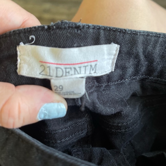 Forever 21 Black Denim Shorts - Picture 3 of 4